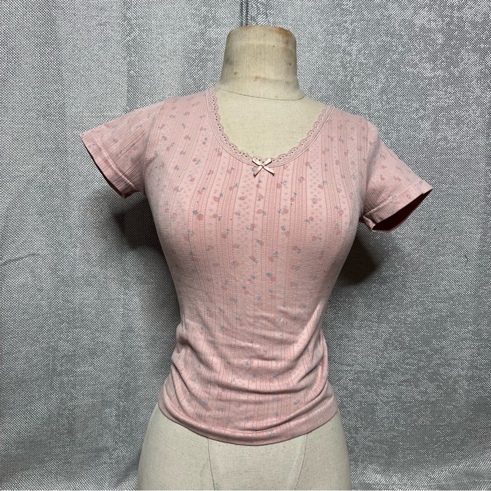 Chic Short Sleeve Tee with Bow Detail